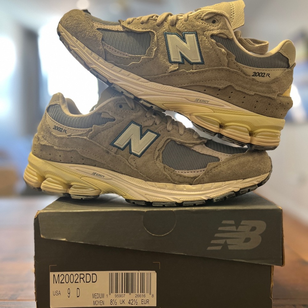 New Balance 2002r Protection Pack Mirage Grey size 9 Excellent Condition